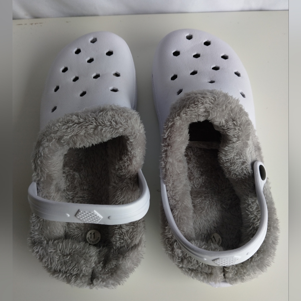 Sandals - Picture 2 of 3
